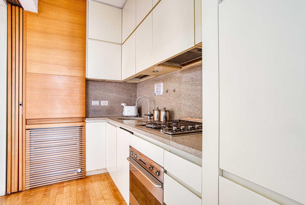 Joivy Vibrant Studio With Balcony Milão Exterior foto
